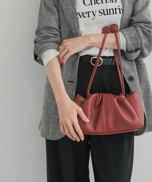 URBAN RESEARCH DOORS（アーバンリサーチドアーズ）の「2way巾着ショルダー（ショルダーバッグ・レディース・BLACK/L.GREIGE/YELLOW/AUBURN・-）」の4枚目の写真