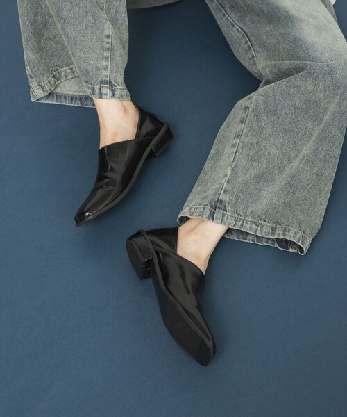 KBF（ケイビーエフ）の「センターステッチスクエアトゥスライドシューズ（その他シューズ・レディース・BLACK/CHARCOAL・36/37/38）」の7枚目の写真