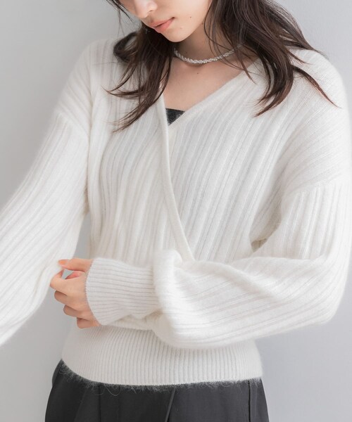 URBAN RESEARCH ROSSO（アーバンリサーチロッソ）の「『一部WEB限定カラー』ランダムリブカシュクールニット（ニット/セーター・レディース・OFF WHITE/COFFEE/BLUE GRAY/RED・Free）」の7枚目の写真