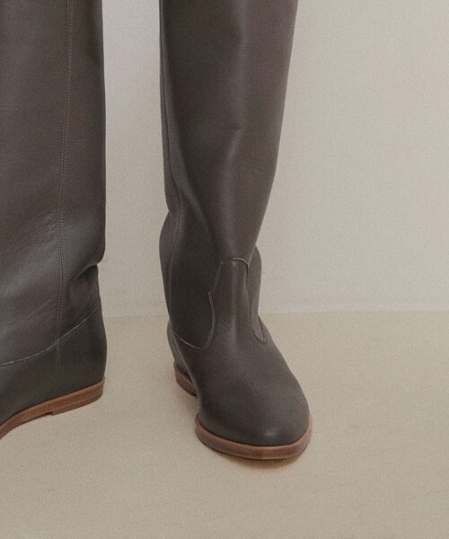 ADAM ET ROPE'（アダムエロペ）の「【BRENTA（ブレンタ）】インヒールロングブーツ（ブーツ・レディース・グレー系/ブラック・25.5/23.5/24.5）」の9枚目の写真