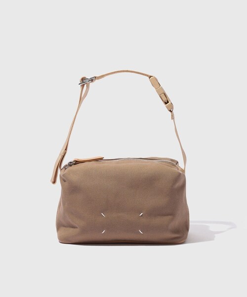 ADAM ET ROPE'(アダムエロペ)の「【Maison Margiela/メゾン マルジェラ】HIGH TECH POUCH(ハンドバッグ・メンズ・ベージュ・F)」の1枚目の写真