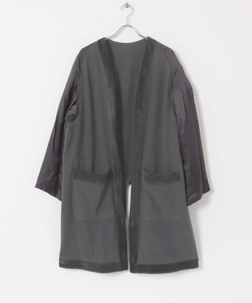 URBAN RESEARCH(アーバンリサーチ)の「A PRESSE Maxi Length Washed Silk Trench Coat(ステンカラーコート・メンズ・CHARCOAL/GRAY・2/3)」の15枚目の写真