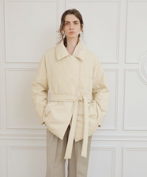 ADAM ET ROPE'（アダムエロペ）の「【EMOELLE】ライトダウンコート（ダウンジャケット/コート・レディース・ブラック/キナリ系・F）」の3枚目の写真