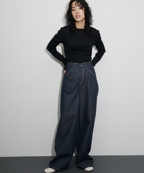 ADAM ET ROPE'（アダムエロペ）の「【公式サイト限定】【OperaSPORT】DEVIN JEANS（デニムパンツ・レディース・ネイビー・XS/S）」の5枚目の写真