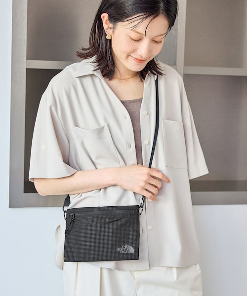 ROPE' PICNIC(ロペピクニック)の「【THE NORTH FACE/ザ・ノース・フェイス】RAFTER POUCH S SP(ショルダーバッグ・レディース・ブラック/ライトグレー・F)」の4枚目の写真