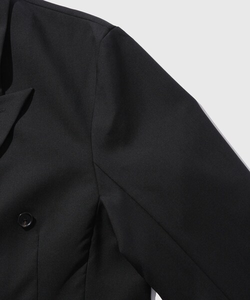 ADAM ET ROPE'（アダムエロペ）の「【CODA/コーダ】WOOL CUT OFF DOUBLE BREASTED LENTO BLAZER（テーラードジャケット・メンズ・ブラック・1/2）」の5枚目の写真