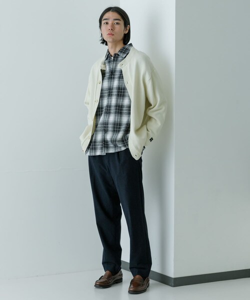 URBAN RESEARCH（アーバンリサーチ）の「『別注』RUSSELL ATHLETIC×UR　CREW NECK CARDIGAN（カーディガン/ボレロ・メンズ・BLACK/IVORY・M/L）」の5枚目の写真
