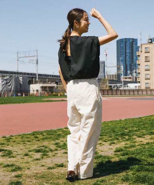 URBAN RESEARCH ROSSO（アーバンリサーチロッソ）の「『UR TECH』F by ROSSO　UVCUTバックオープンクロップドTシャツ（Tシャツ/カットソー・レディース・BLACK/OFF WHITE/YELLOW・FREE）」の15枚目の写真