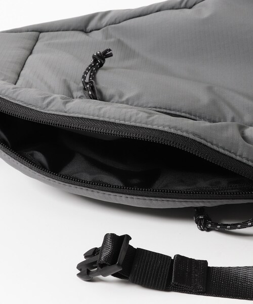 EKAL（エカル）の「Pertex ワンショルダーバッグ（ショルダーバッグ・メンズ・ブラック/グレー・One）」の11枚目の写真
