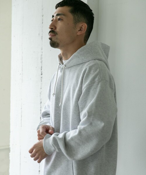 URBAN RESEARCH DOORS(アーバンリサーチドアーズ)の「裏起毛プルオーバーフーディー(パーカー・メンズ・ASH GRAY/TOP CCL・M/L)」の22枚目の写真