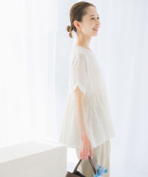 URBAN RESEARCH ROSSO（アーバンリサーチロッソ）の「シアージャガードペプラムブラウス（シャツ/ブラウス・レディース・OFF WHITE/BLACK・FREE）」の6枚目の写真