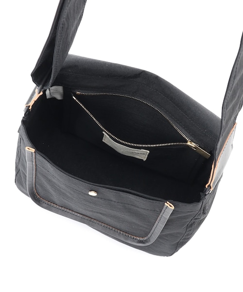 ADAM ET ROPE'（アダムエロペ）の「【texnh/テクネ】POST（ショルダーバッグ・メンズ・ブラック・F）」の10枚目の写真