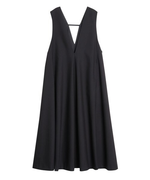 ELENDEEK（エレンディーク）の「DEEP V NECK A-LINE OP（ジャンパースカート・レディース・グレー/ブラック/ベージュ・01/02）」の9枚目の写真