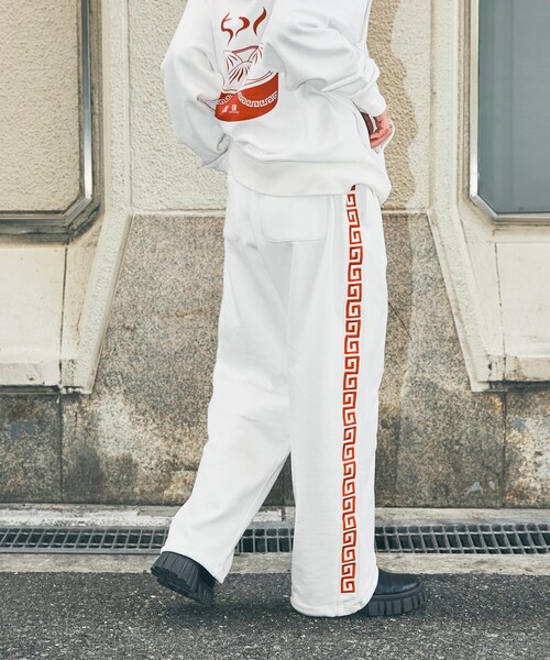 URBAN RESEARCH(アーバンリサーチ)の「551蓬莱×UR SWEAT PANTS(スウェットパンツ・メンズ・OFF/TOP GRAY/BLACK・M/L)」の22枚目の写真