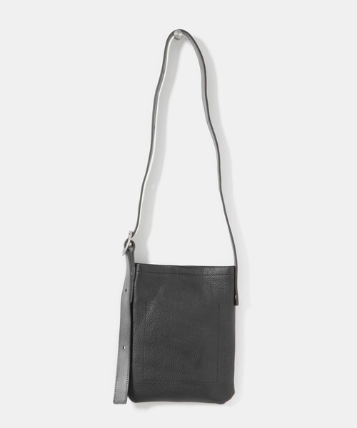 URBAN RESEARCH（アーバンリサーチ）の「Hender Scheme　ONE SIDE BELT BAG SMALL（ショルダーバッグ・メンズ・Black・Free）」の4枚目の写真