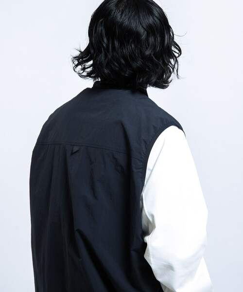 EKAL（エカル）の「『UR TECH』ナイロンタッサーベスト（テーラードジャケット・メンズ・ネイビー/グラファイト・M/L）」の19枚目の写真