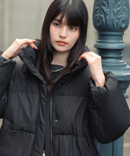 VIS（ビス）の「【アウター総選挙3位】フード取り外し可能軽量ダウンブルゾン/2WAY・撥水加工（ダウンジャケット/コート・レディース・ブラック/オフホワイト/ピンク・L/M）」の22枚目の写真