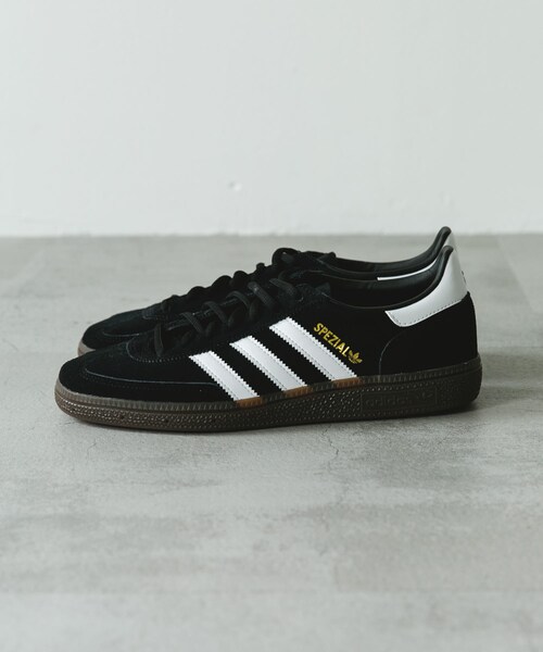 URBAN RESEARCH DOORS（アーバンリサーチドアーズ）の「adidas　HANDBALL SPEZIAL（スニーカー・メンズ・BLK/WHT・26/26.5/27/27.5/28/28.5）」の2枚目の写真