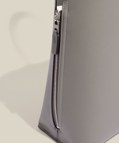 ROPE'（ロペ）の「【E'POR】【WEB限定】Y BAG Medium+ /A4対応・通勤・26SS（トートバッグ・レディース・ブラック/グレー/キナリ/ダークブラウン/ダークグリーン・F）」の10枚目の写真