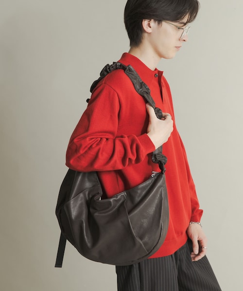 SENSE OF PLACE by URBAN RESEARCH(センスオブプレイスバイアーバンリサーチ)の「コクーンショルダーバッグ(ショルダーバッグ・メンズ・BLACK/BROWN/KHAKI・one)」の3枚目の写真