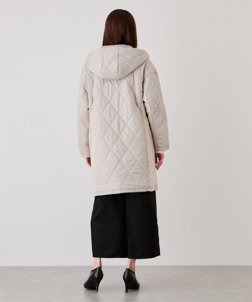 Jayro（ジャイロ）の「中綿キルトダッフルコート（ダッフルコート・レディース・ブラック/オフホワイト/ダークブラウン・M）」の20枚目の写真