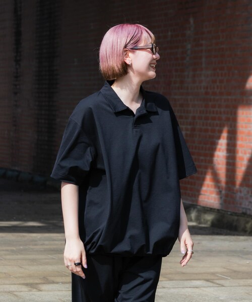 URBAN RESEARCH(アーバンリサーチ)の「Wide Dad SHADE TECH ポロシャツ(ポロシャツ・メンズ・D.NAVY・1/2)」の2枚目の写真