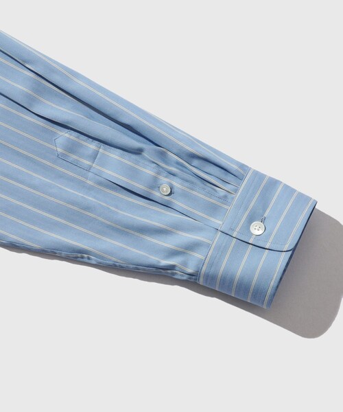 ADAM ET ROPE'（アダムエロペ）の「【AURALEE/オーラリー】COTTON SILK STRIPE SHIRT（シャツ/ブラウス・メンズ・ライトグレー/ブルー系・3/4/5）」の19枚目の写真