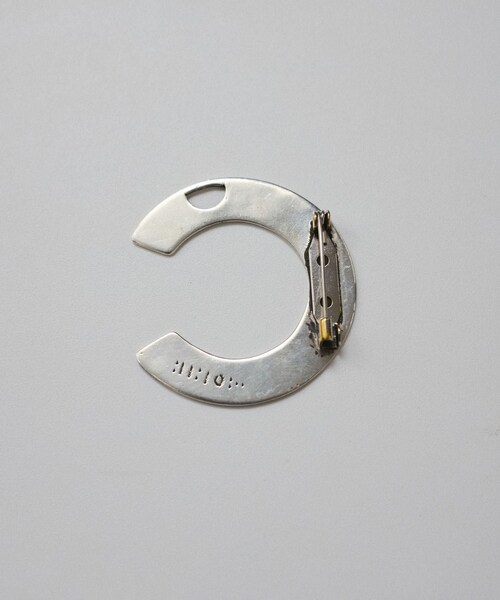 ADAM ET ROPE'（アダムエロペ）の「【TUAREG（トゥアレグ）for SALON】ブローチ&ネックレスC（ブローチ/コサージュ・レディース・シルバー・F）」の11枚目の写真