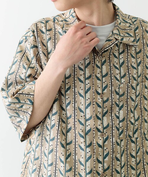 ITEMS URBANRESEARCH(アイテムズ アーバンリサーチ)の「リーフプリントオープンカラー半袖シャツ(シャツ/ブラウス・メンズ・BEG/BRN/BLK・M/L)」の10枚目の写真