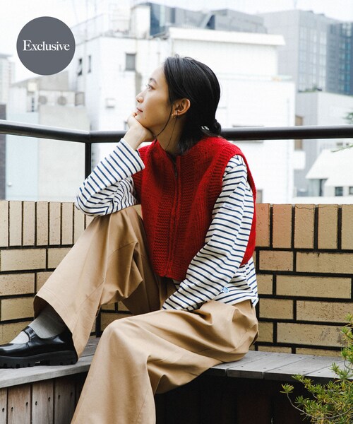 URBAN RESEARCH DOORS(アーバンリサーチドアーズ)の「『別注』KHWOPA SPIRIT×DOORS ショート丈ZIPベスト(ニット/セーター・レディース・グレー/レッド/ネイビー・one)」の3枚目の写真
