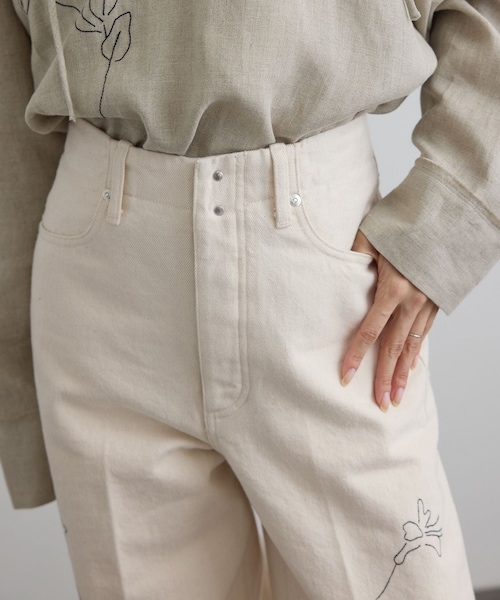 ADAM ET ROPE'（アダムエロペ）の「【J'aDoRe・一部店舗限定】【TANAKA（タナカ）】THE JEAN TROUSERS（デニムパンツ・レディース・ホワイト系・25/26/27/28）」の16枚目の写真