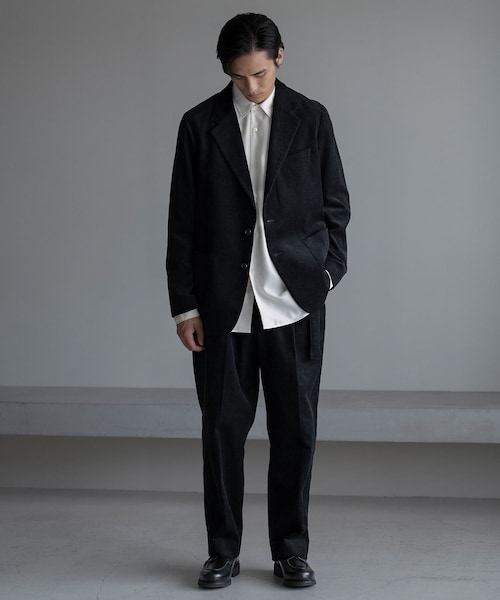 ADAM ET ROPE'（アダムエロペ）の「コーデュロイリラックスジャケット（テーラードジャケット・メンズ・ブラック/チャコール・L/M/S）」の8枚目の写真