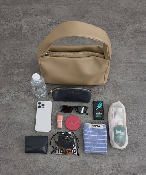 ADAM ET ROPE'(アダムエロペ)の「【WEB限定】スプリットレザーHOBOバッグ(ハンドバッグ・レディース・ブラック/ベージュ・F)」の7枚目の写真