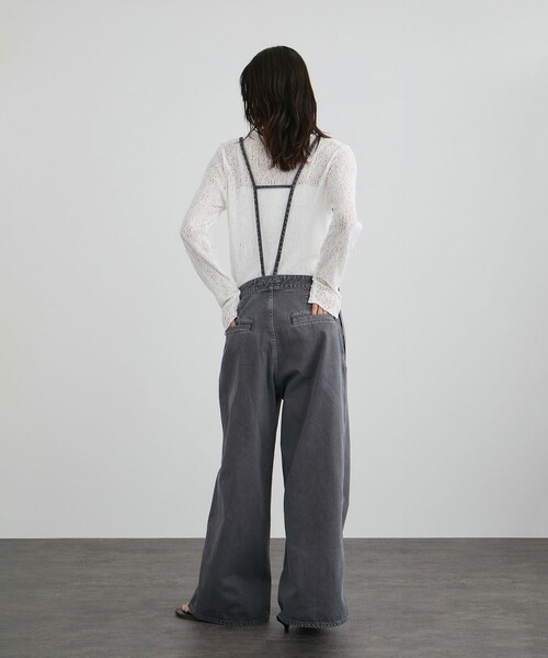 ADAM ET ROPE'(アダムエロペ)の「オーバーダイデニムサロペット(サロペット/オーバーオール・レディース・チャコール/キナリ・M/S)」の6枚目の写真