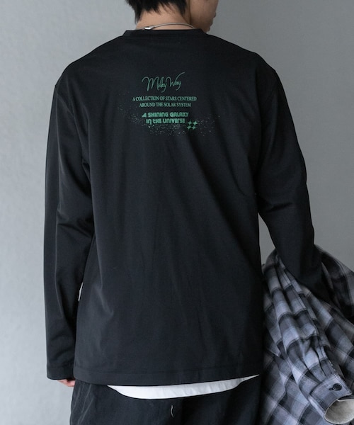 SENSE OF PLACE by URBAN RESEARCH(センスオブプレイスバイアーバンリサーチ)の「Galaxy Graphic Long-Sleeve T-shirts(Tシャツ/カットソー・メンズ・WHITE/BLACK/L.GRAY・M/L)」の2枚目の写真