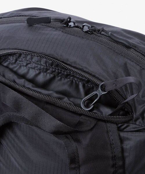 URBAN RESEARCH DOORS(アーバンリサーチドアーズ)の「THE NORTH FACE MAYFLY PACK 22(バックパック/リュック・レディース・Kブラック/CLクレイグレー/RIリバーアイス/SEスネークアイ・One)」の8枚目の写真