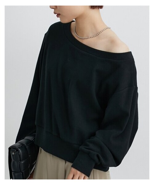 nissen（ニッセン）の「オフショルスウェットトップス（スウェット・レディース・赤/杢グレー/黒/オフホワイト・S/M/L/LL）」の3枚目の写真