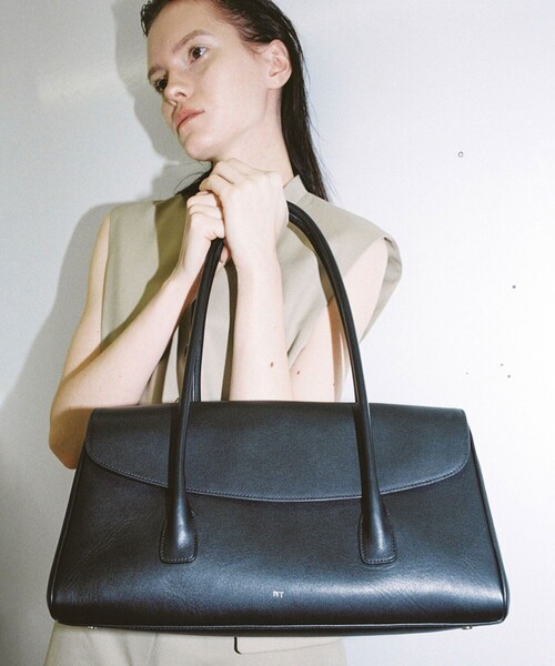 ADAM ET ROPE'（アダムエロペ）の「【PFT】Flap P Tote Bag（トートバッグ・レディース・ブラック/カーキ系・F）」の5枚目の写真