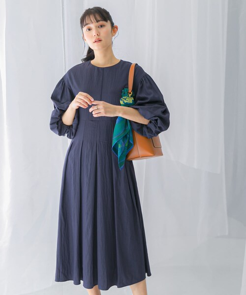URBAN RESEARCH ROSSO（アーバンリサーチロッソ）の「ボリュームスリーブタックワンピース（ワンピース・レディース・NAVY/LIME・FREE）」の9枚目の写真
