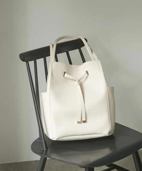 VIS（ビス）の「【復刻/WEB限定】フロントタイトートバッグ/A4対応,軽量（トートバッグ・レディース・ブラック/キナリ/ブラウン・F）」の5枚目の写真