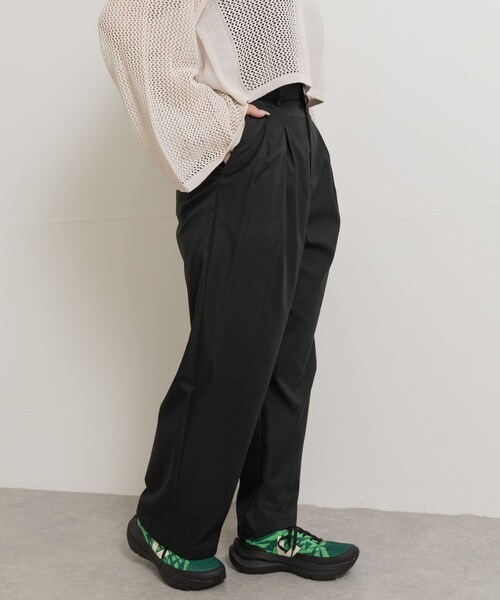 THE GOODLAND MARKET（ザグッドランドマーケット）の「『別注』MIDIUMISOLID×TGM　tuck wide tapered PT（その他パンツ・レディース・BLACK/KHAKI/PINK・one）」の5枚目の写真
