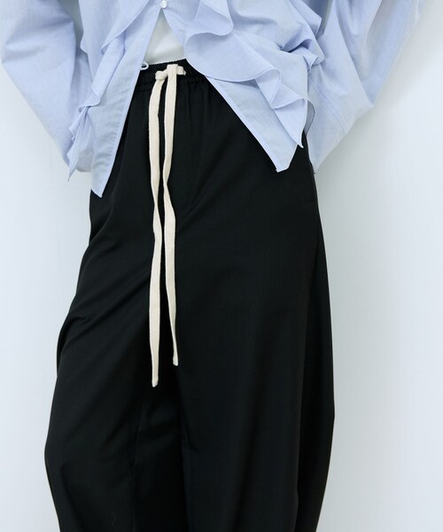 ADAM ET ROPE'（アダムエロペ）の「【WEB限定】サイドスリットパンツ（その他パンツ・レディース・ブラック/ベージュ系・34/36/38）」の19枚目の写真