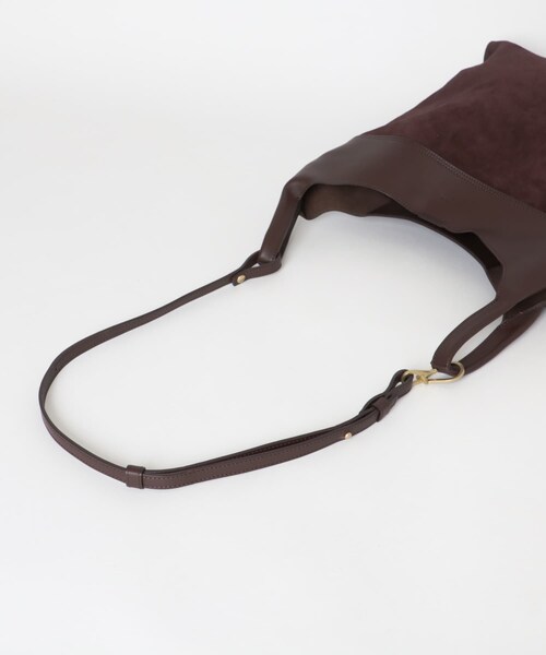 URBAN RESEARCH(アーバンリサーチ)の「MARROW SUEDE SHOPPER LARGE(ショルダーバッグ・レディース・BURGUNDY・-)」の7枚目の写真