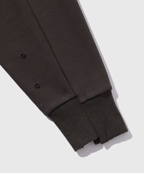 ADAM ET ROPE'（アダムエロペ）の「【CODA/コーダ】WASHED DESTROYED CREWNECK SWEATSHIRT（スウェット・メンズ・スミクロ・1/2）」の6枚目の写真