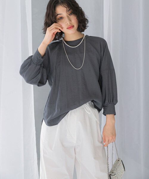 URBAN RESEARCH ROSSO（アーバンリサーチロッソ）の「2WAYギャザースリーブブラウス（シャツ/ブラウス・レディース・CHARCOAL/L/BEIGE/YELLOW・FREE）」の13枚目の写真