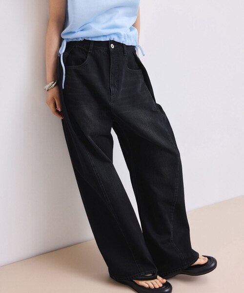 ADAM ET ROPE'(アダムエロペ)の「【WEB限定】・【サステナブル】タックディティールワイドデニムワイドパンツ(デニムパンツ・レディース・ブラック/ブルー/サックス・34/36/38)」の22枚目の写真