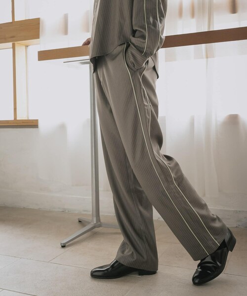 SENSE OF PLACE by URBAN RESEARCH（センスオブプレイスバイアーバンリサーチ）の「サイドラインピンストライプスラックス（その他パンツ・メンズ・CHARCOAL/KHAKI/ORANGE・M/L）」の21枚目の写真