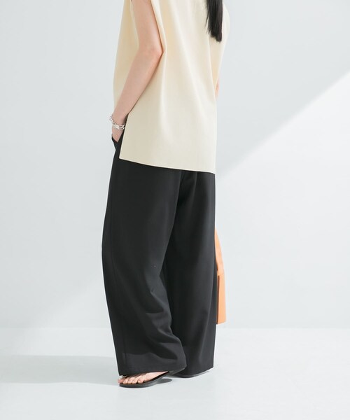 URBAN RESEARCH（アーバンリサーチ）の「『3サイズ展開』『イージーケア』タックギャザーストレートパンツ（その他パンツ・レディース・SAND BEG/CHARCOAL/BLACK/STRIPE・36/38/40）」の9枚目の写真