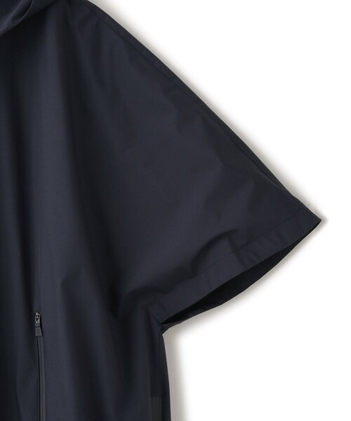 ROPE'（ロペ）の「【WEB限定/一部店舗限定】【HERNO(ヘルノ)】ゴアテックス パックライトシェル フーデットコート（マウンテンパーカー・レディース・グレー/ネイビー・M/S）」の22枚目の写真
