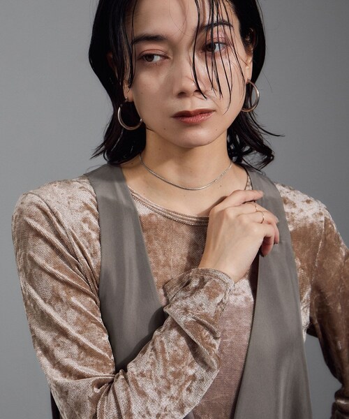 ADAM ET ROPE'（アダムエロペ）の「[25AW]GENTLE SILK ジャンパースカート【セットアップ対応・洗える】（ジャンパースカート・レディース・ブラック/ブラウン系/ピンク系・F）」の15枚目の写真